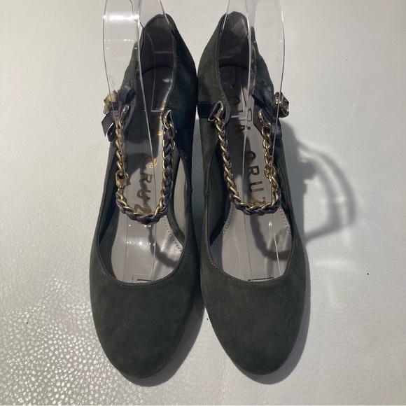 LOLA CRUZ Sz 37 Olive Suede With  Metal Chain Kitten Heel Shoes - Picture 4 of 10